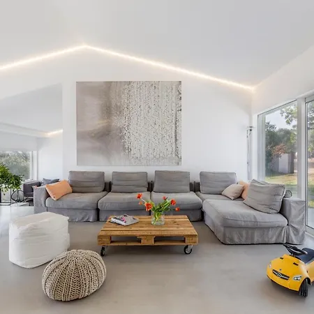 Villa Modern Minimalist