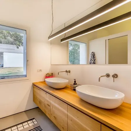 Villa Modern Minimalist
